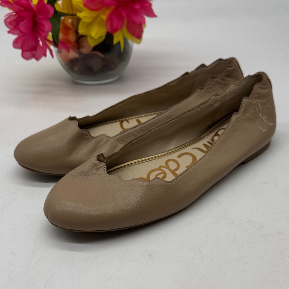Sam Edelman Women's Beige Scalloped Flats Size 8.5 BFL9534D